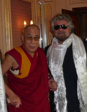 Beppe Grillo con il Dalai Lama